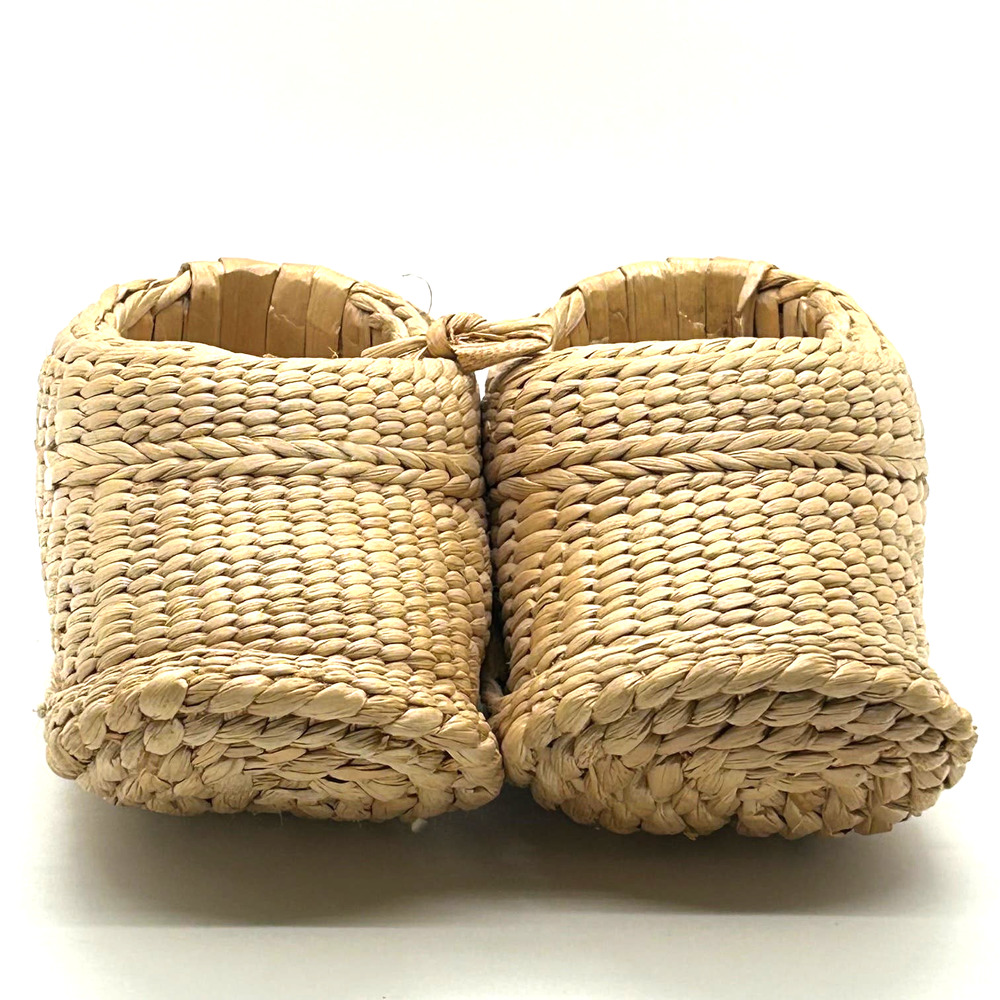 Vintage Woven Straw Childrens Shoes Made in Shandong China - Picture 2 of 9